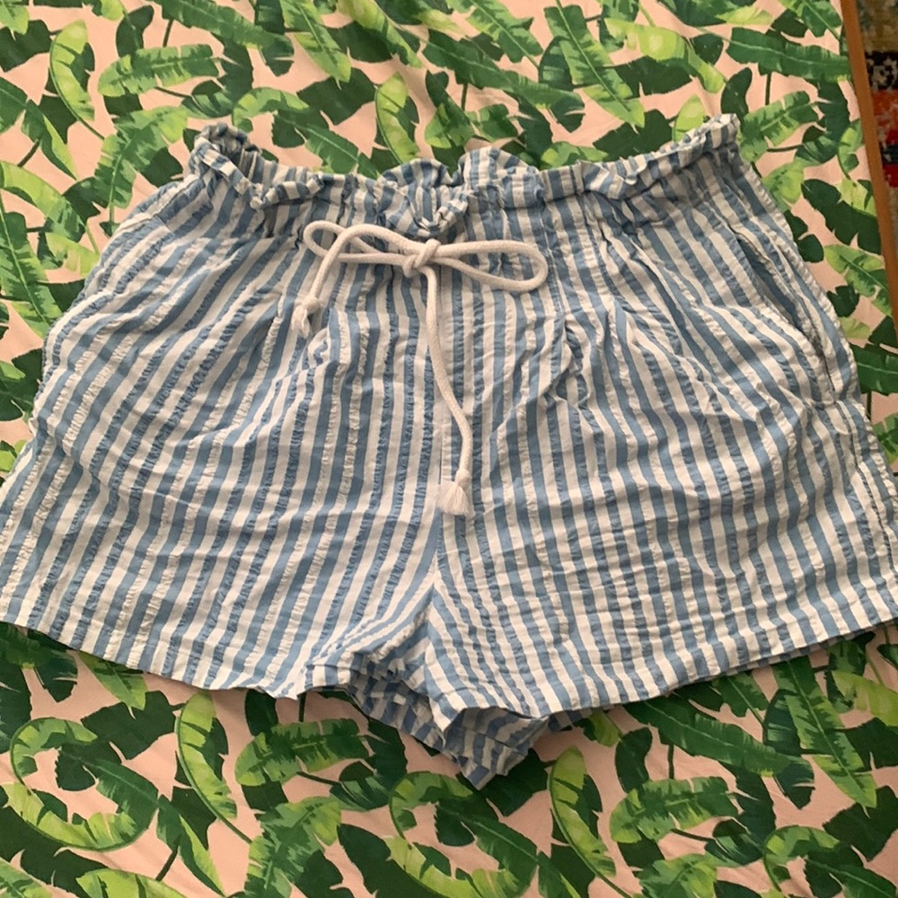 Textured shorts